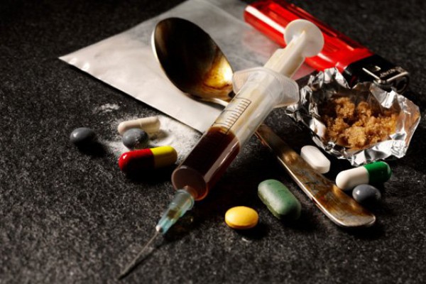 Как правильно себя вести, когда узнаешь, что близкий человек употребляет наркотики